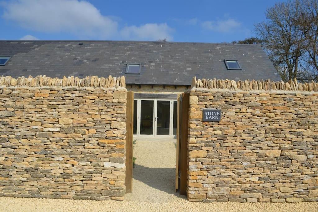 צ'לטנהם Stone Barn, Contemporary Barn Conversion מראה חיצוני תמונה